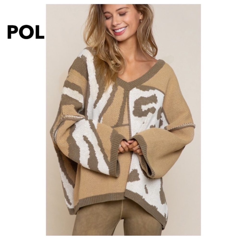 B2S🤎🤍POL Edgy+boho v-neck oversized sweater w/Modern art edge🤎🤍High Quality